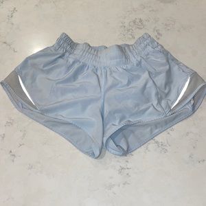 Lululemon lowrise hotty hot shorts 2.5in